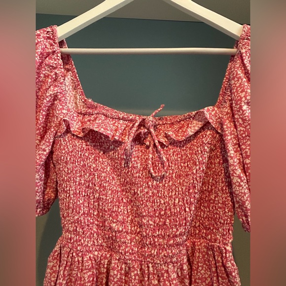 Abercrombie and Fitch dress. Pink/white floral. Size medium. Puff sleeve. Cute! - Picture 4 of 16